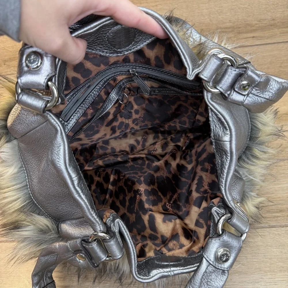 B Makowsky Nora Tote Faux Fur Silver Leather Shoulder Bag Y2K Hobo Satchel